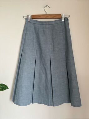 Classic Pleated Women's Skirt in Light Gray